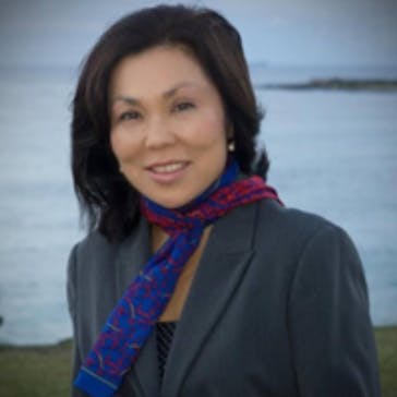 Dr Roslyn Suefong Photo
