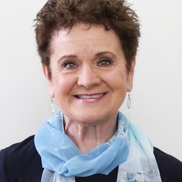 Dr Lisa Colls Photo