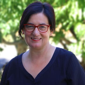 Dr Effie Mantzaris Photo