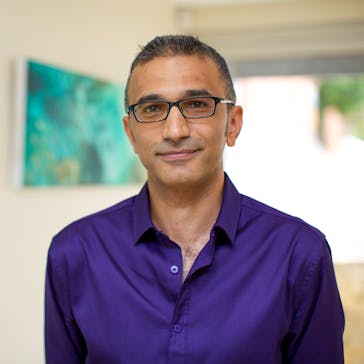 Dr Amaar Alkiaat Photo