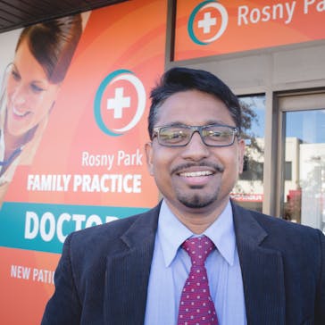 Dr Ritesh Gupta Photo