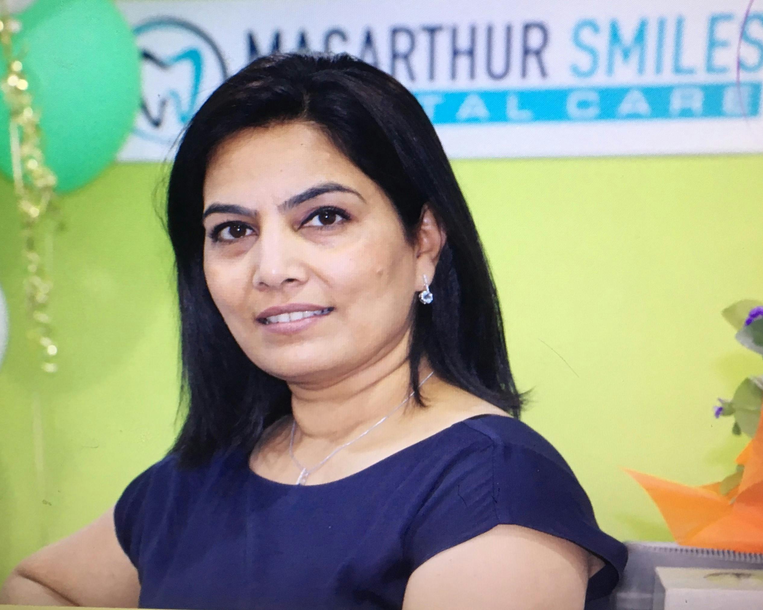 People profile photo of Shalloo Gautam